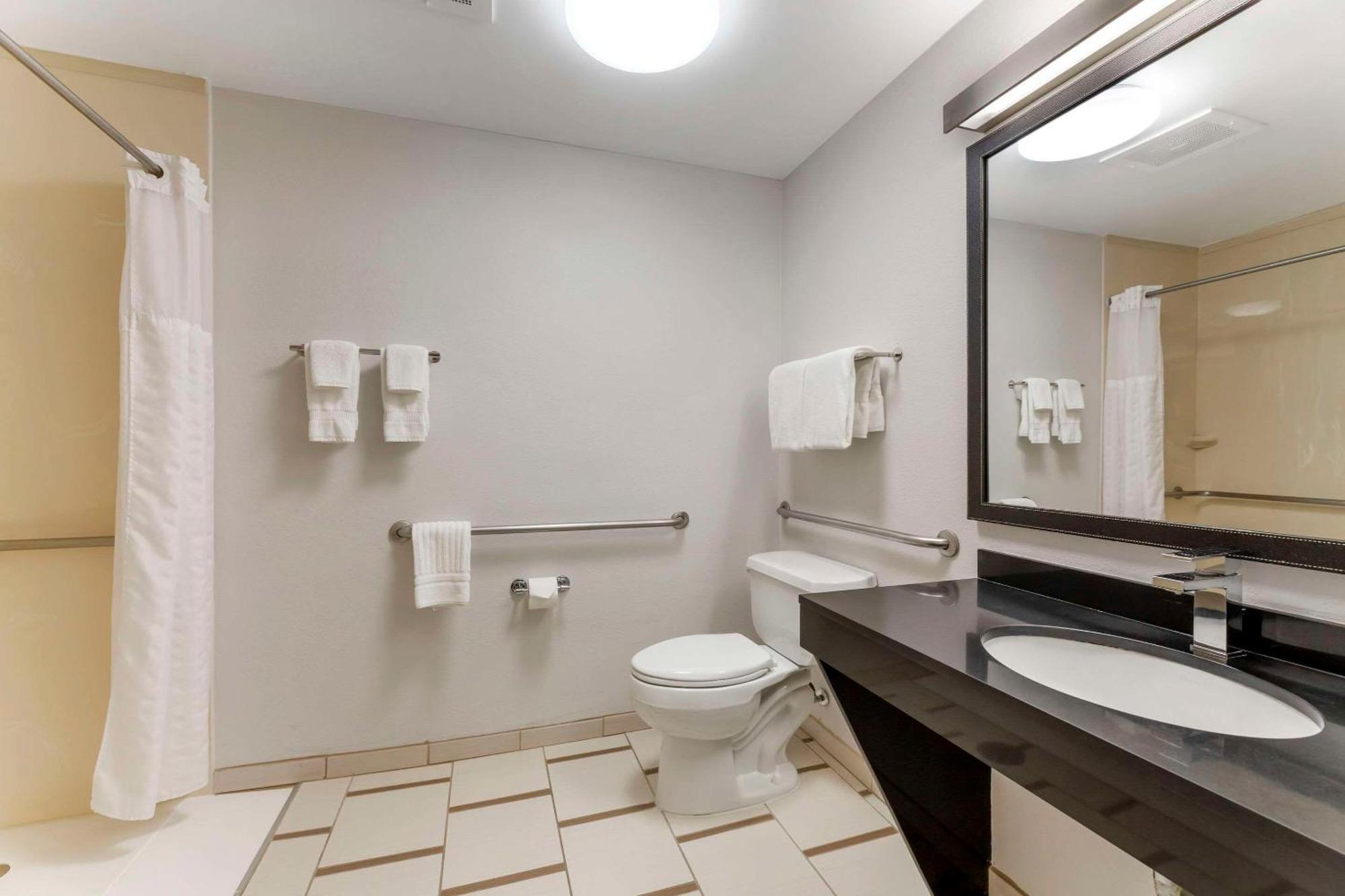 Comfort Inn & Suites Akron South Luaran gambar