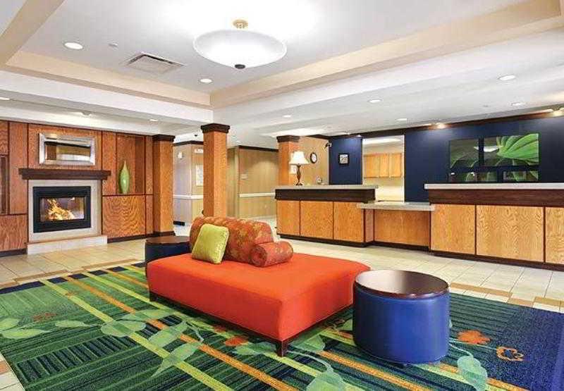 Comfort Inn & Suites Akron South Dalaman gambar
